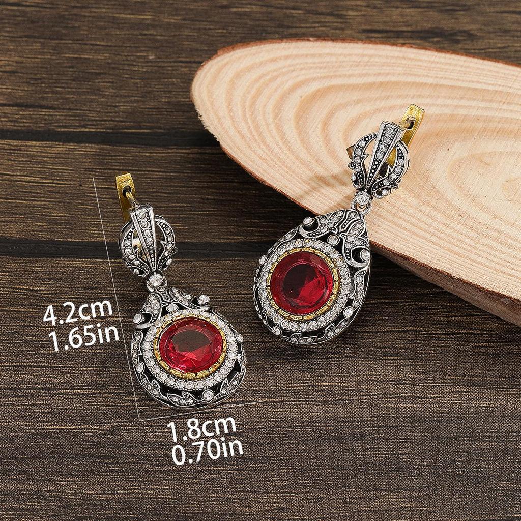 New Retro Fashion Creative Women's Earrings - Hot-Selling European & American Style
