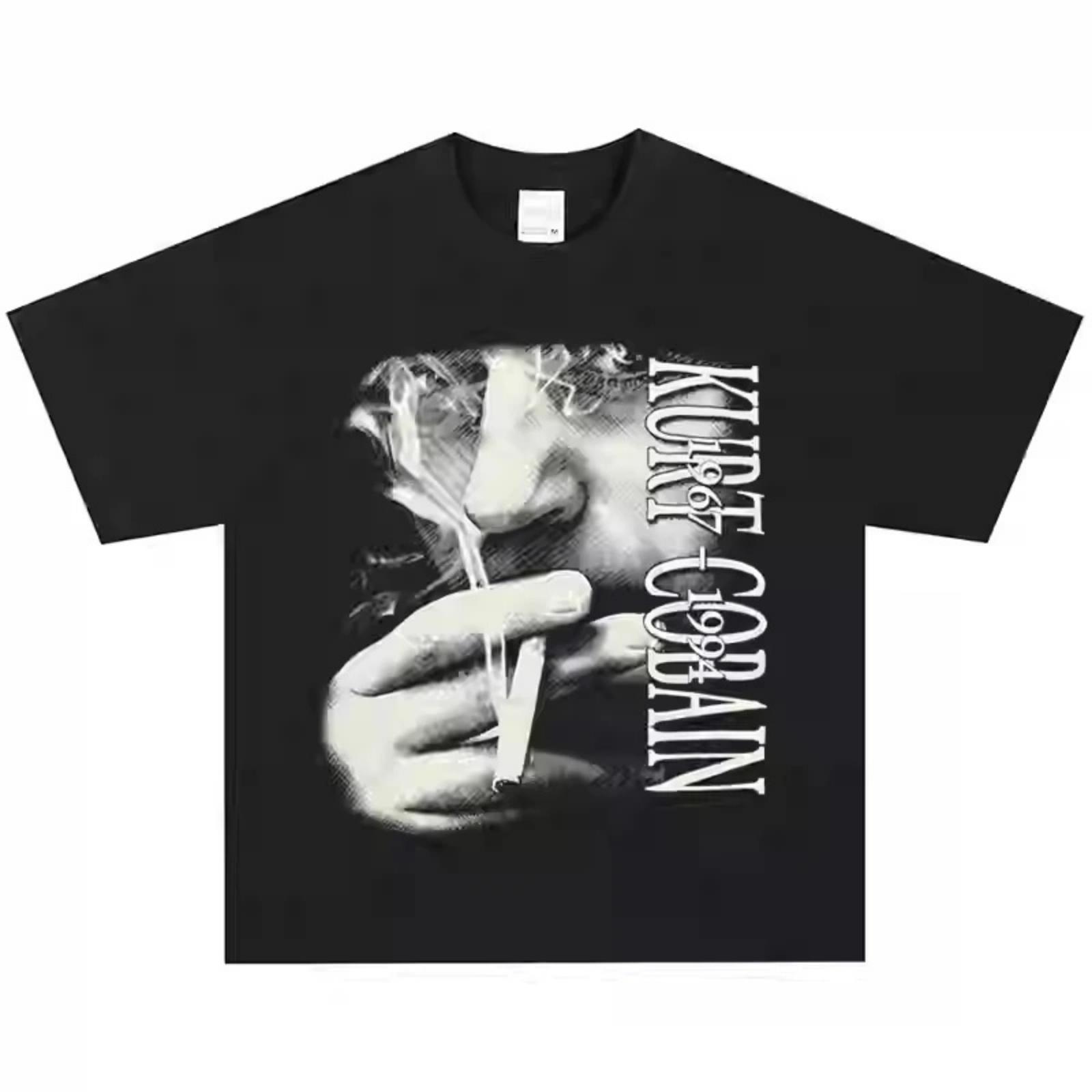 2025 Футболка с Куртом Кобейном курящим Рок Американский Винтаж Винтаж Высокое Качество Люксовый Бренд Продажа Популярный Стиль Ins Y2k XXXXXL разноцветный