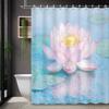 Hochwertiger Polyester-Duschvorhang - Chinesische Ölmalerei Lotus-Teich-Kunst, Rosa Lotus & Grüne Blätter mit Blauen Wasserwellen