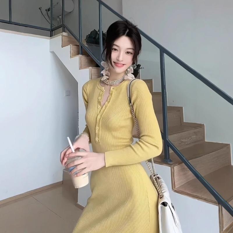 Yellow long-sleeved knitted dress women's spring temperament slim-fitting inner long dress elastic waist tight hip-wrapped skirt