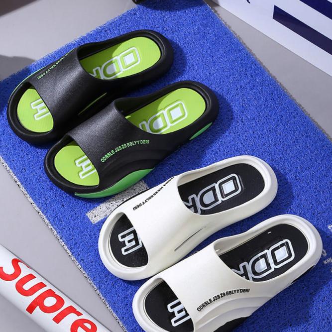 Sandals Men's Summer Indoor Anti-slip Trend Deodorant Wear 2025 New Home Thick Bottom Sports Leisure