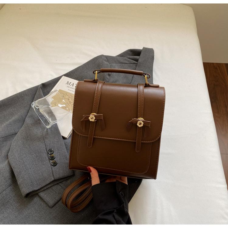 Versatile backpack bag women's 2025 new foreign style fashion small travel bag high sense niche retro messenger bag tide