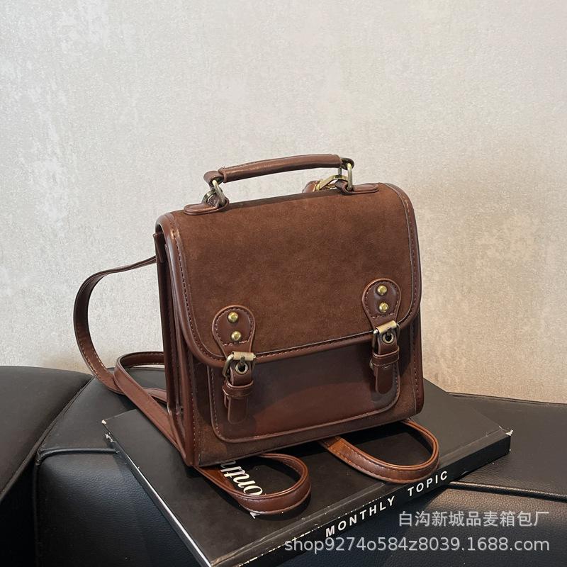 

This year s popular fashion versatile retro small bag women s 2025 new trendy winter suede shoulder messenger bag темно-коричневого