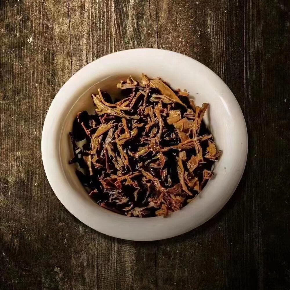 357g Yunnan Old Puerh Tea Cake 2005 Yiwu Zhengshan Aged Pu'er Raw Tea Pu-erh Tea