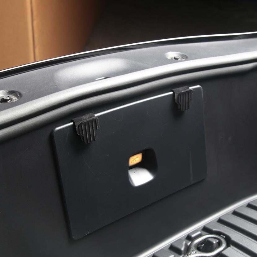 Tesla Model Y (2021-2022) Front Trunk Hook - Interior Accessory