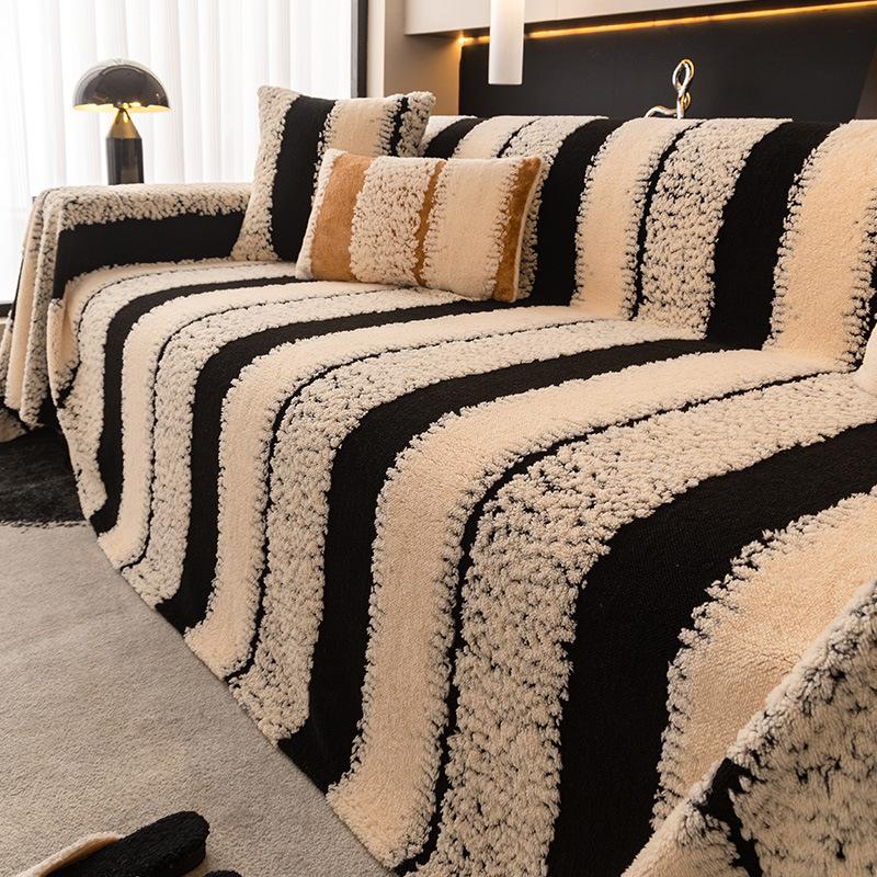 Sofa Protector, Vintage Interlaced Comfortable Sofa Blanket, Suitable for Pets, Anti-slip Protection, Luxury Thick Velvet Sofa Cover