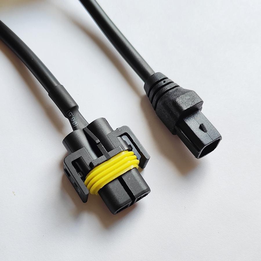 NHAUTP 2Pcs For Toyota Corolla Camry Prius Yaris Vios Levin CHR Fog Lights Conversion Cable H11 Male To L1B Female adapter plug