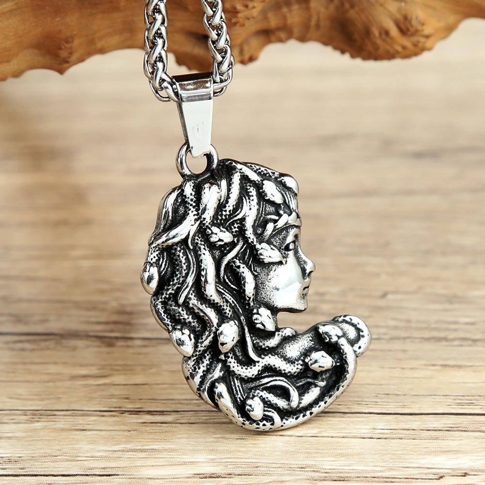 Stainless Steel Greek Mythical Snake Hair Medusa Necklace Vintage Titanium Steel Snake Demon Pendant Pendant Pendant