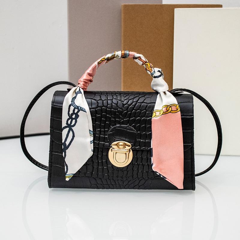 Fresh and sweet oblique span bag summer bag women's bag flower material small square bag