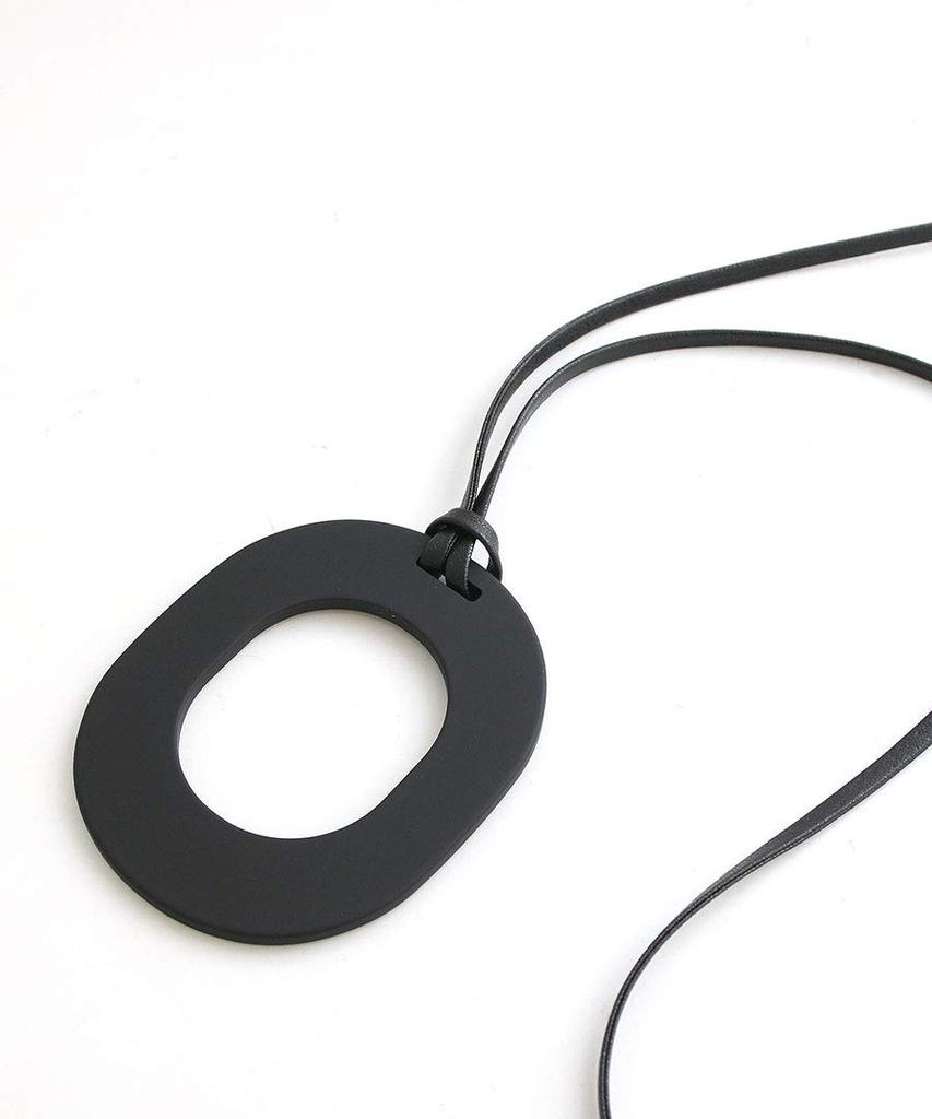 [VINGTAINE] Circle Plate Long Leather Necklace, Sophisticated Black, Elegant Casual Fashion C3270-