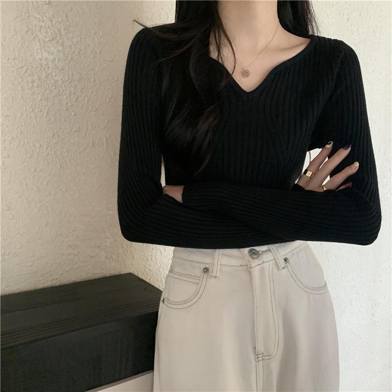 Temperament Knit Shirt Female Autumn Student Top New Design Sense of Niche Short Slim-fit V-neck Base Shirt