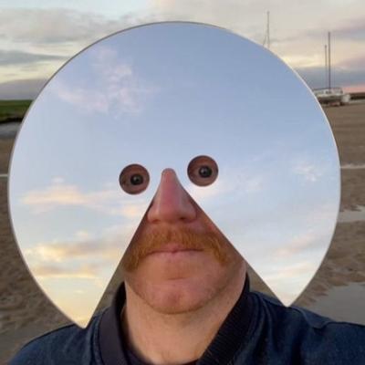 Party-Spiegelmaske mit hochreflektierendem Acryl Surrealistische Kunst Gesichts-Requisite für Fotografie Cosplay Halloween Einzigartiges Kostümzubehör