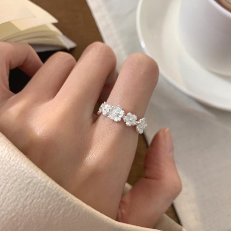 

Геометрическое Цветочное Изысканное Кольцо для Женщин Уникальный Дизайн Розы Идеально для Лета A