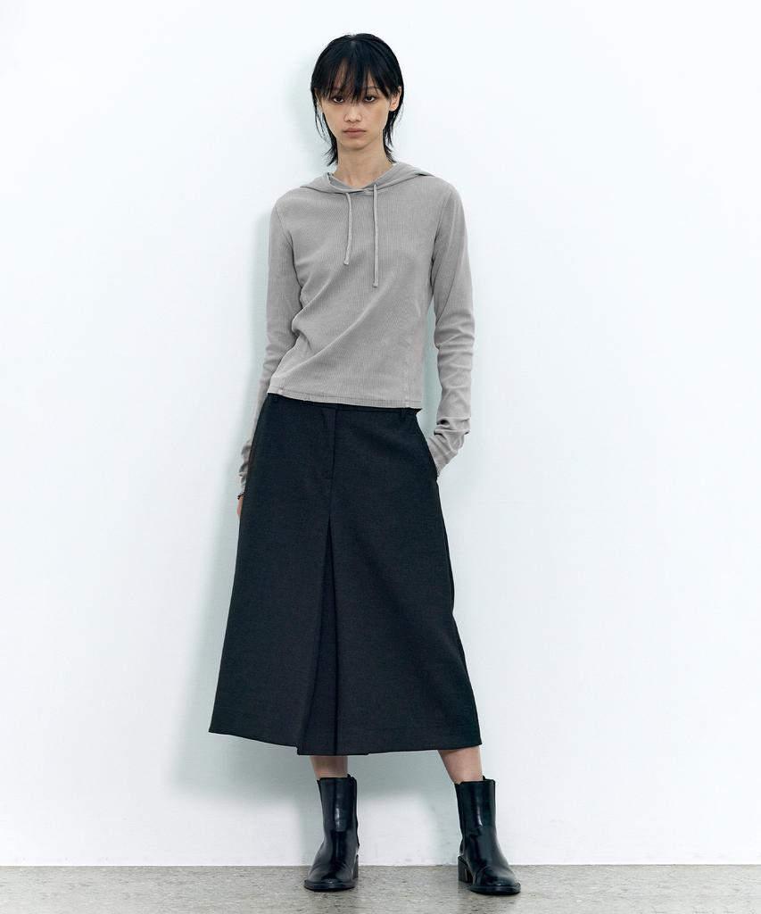 Insilence Woman Inverted Pleated Skirt Charcoal