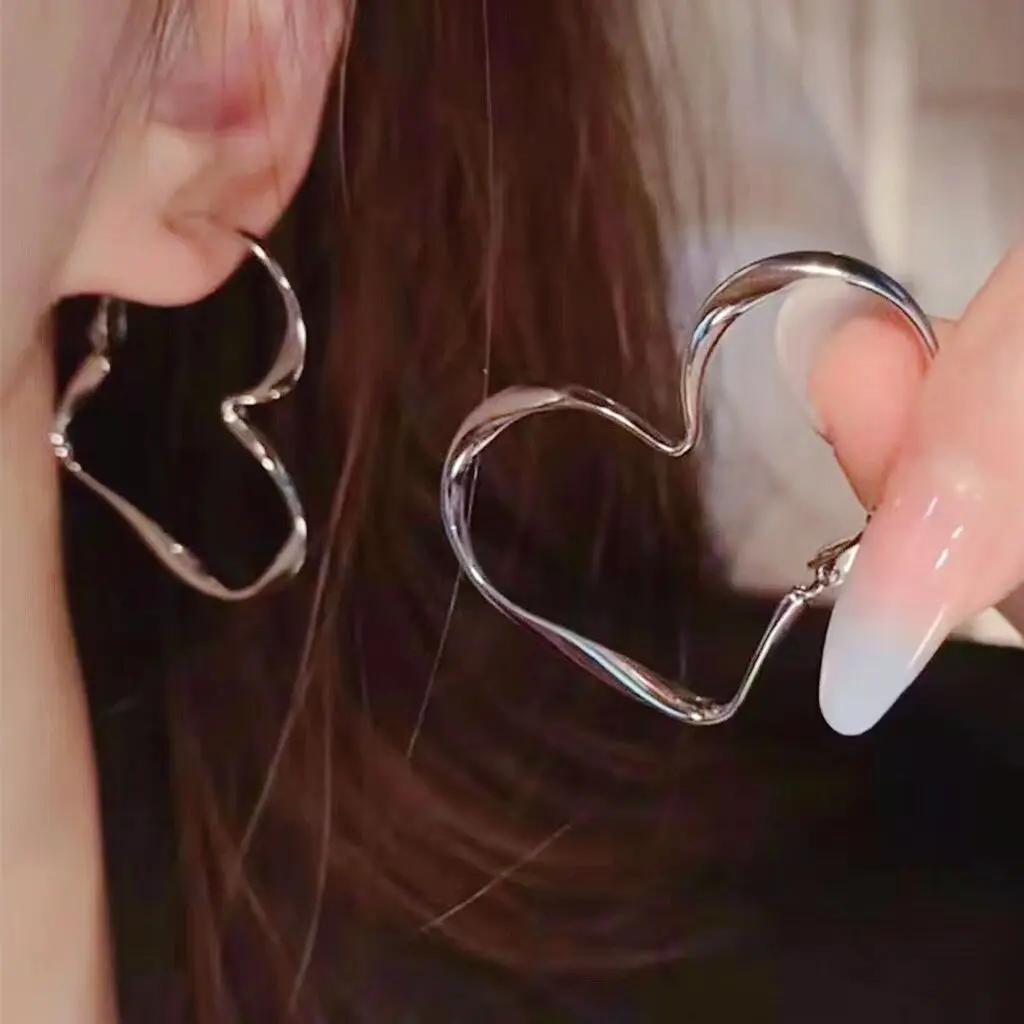 Fashion Simple Design Silver Color Hollow Heart Hoop Earrings for Women Cute Stainless Steel Gold Color Earrings Jewelry Gifts