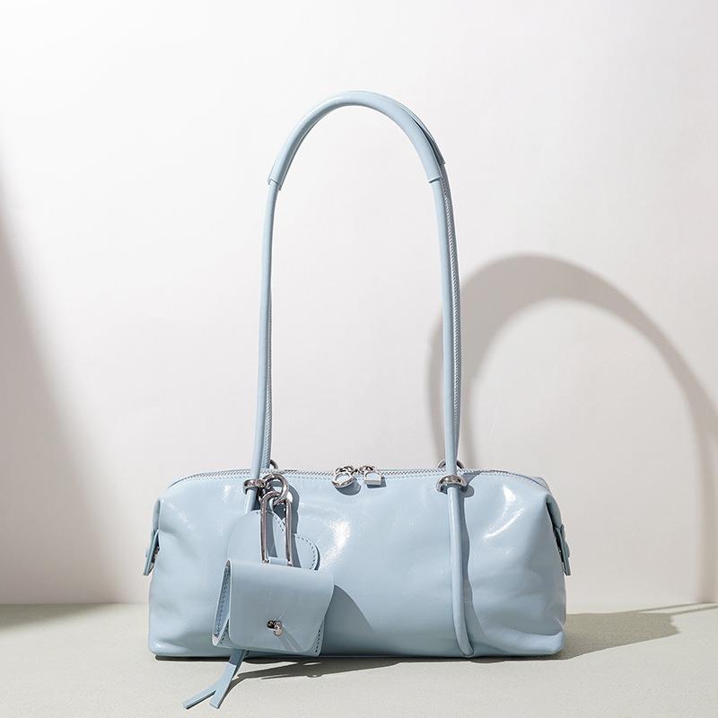 Baguette bag women's leather new portable shoulder bag summer feeling large capacity commuter women's bag
