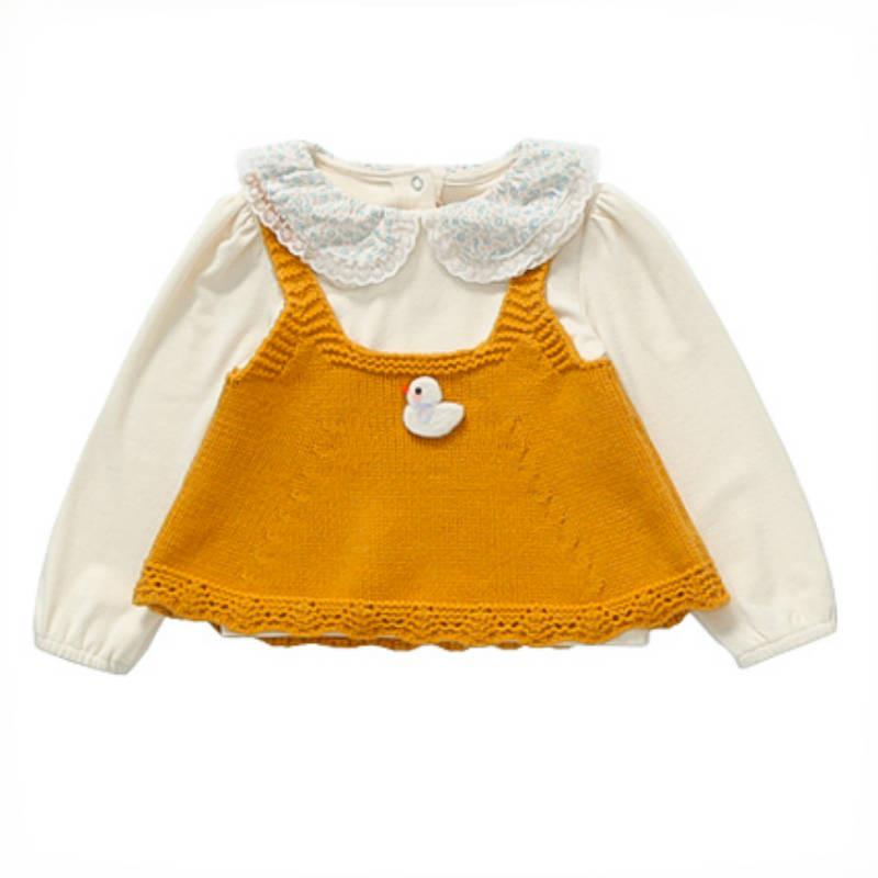 Toddler Korean Style Doll Collar Shirt, Knit Vest, and Bowknot Jeans Set for Girls (2025 Edition).