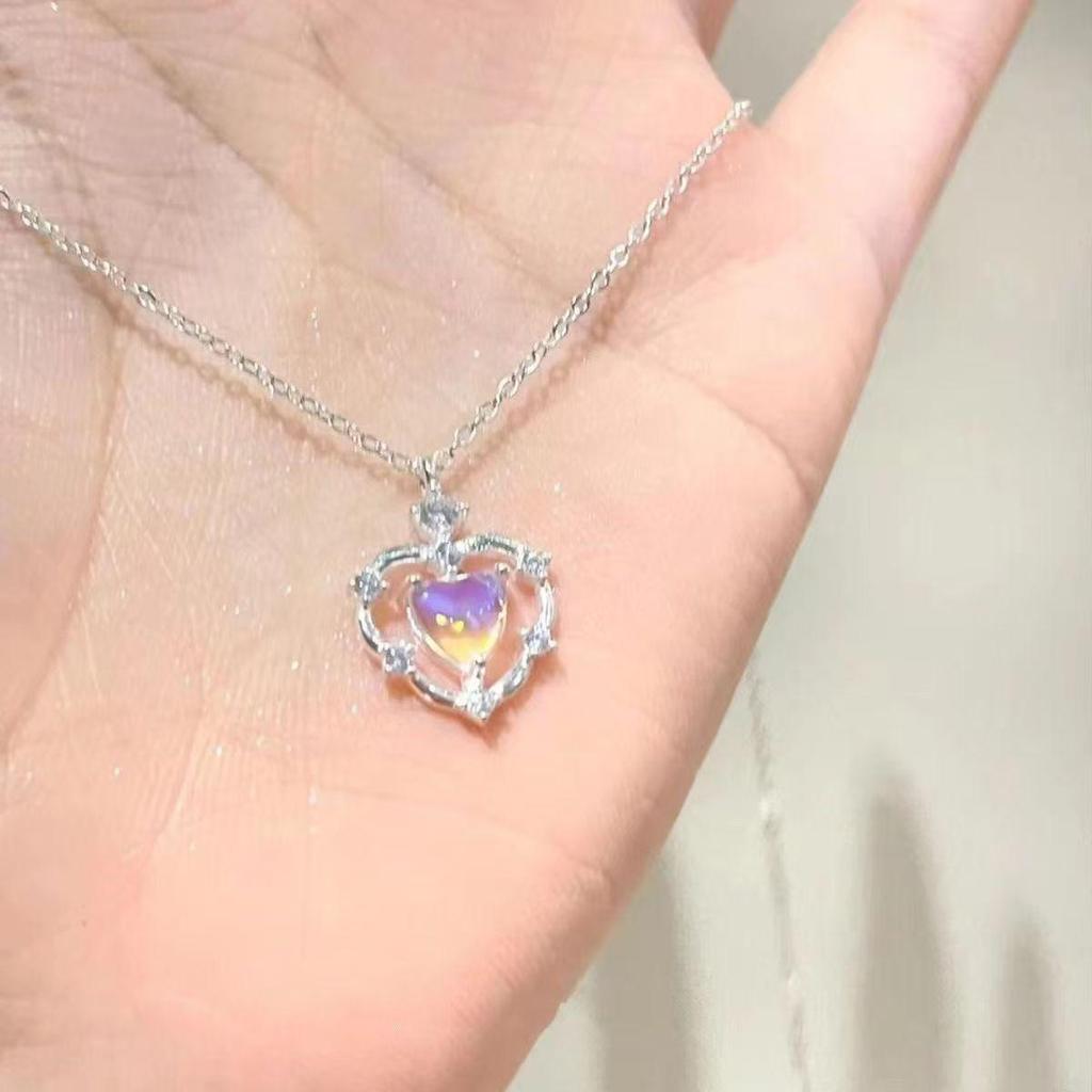 Doppellagige Schmetterlings-Schlüsselbeinkette: Eleganter Damen-Choker mit trendigem Nischen-Anhängerdesign  für 2024.