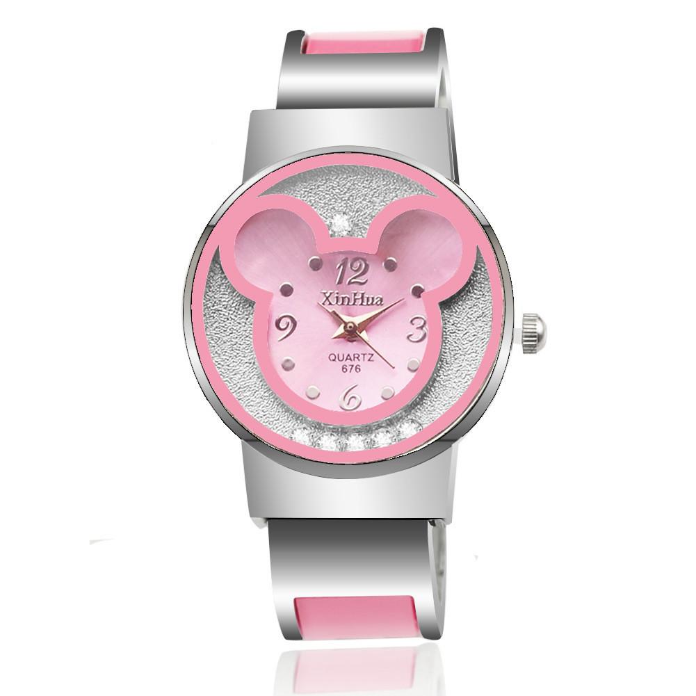 Stylish Women's Alloy Bracelet Quartz Watch With Elegant Design And Unique Colors