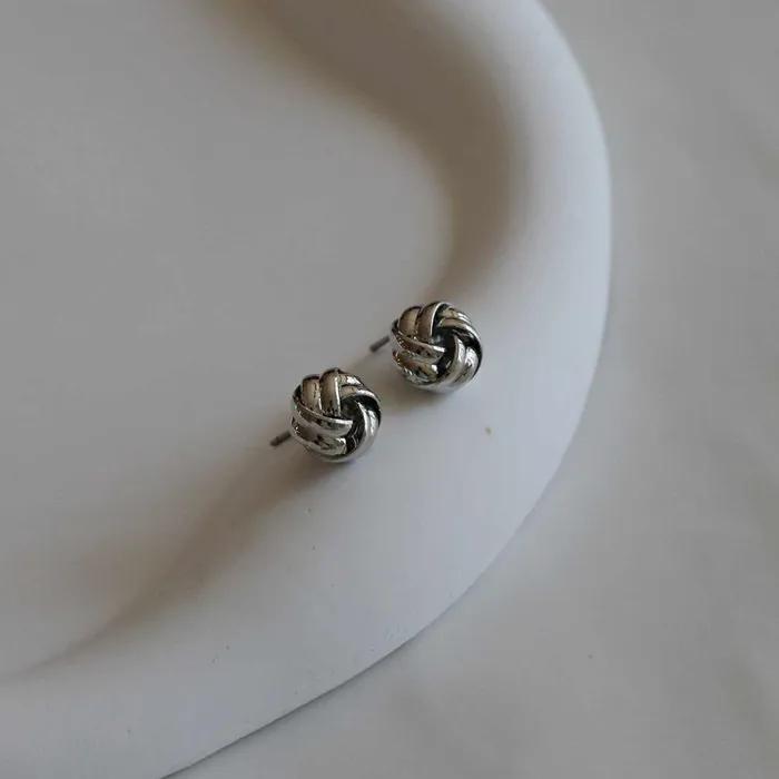 _JJ64 Silver Point Twist Mini Earrings