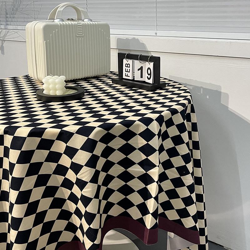 Checkered Retro Luxury Tablecloth - Rectangular/Round Dining & Coffee Table Mat