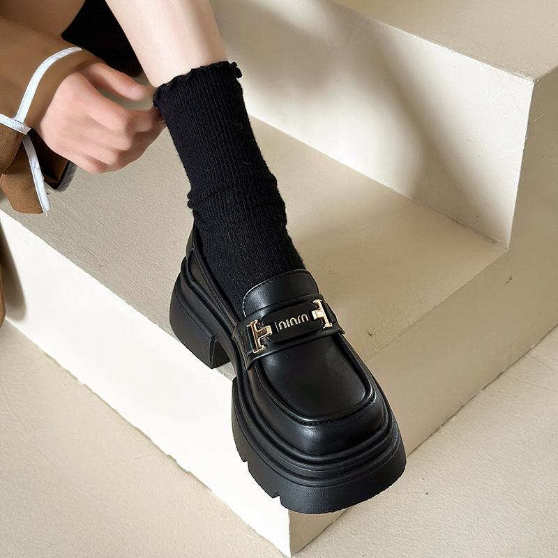 2025 Autumn New Small Man Height Increase Black Loafers Women's Retro British Style Thick Heel One Pedal Small Leather Shoes