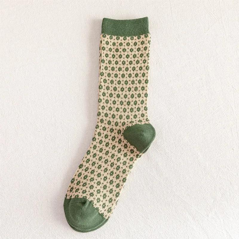 High Quality Fashion Vintage Warm Cotton Sock Autumn Winter Lady Thick Casual Girl Middle Tube Socks for Women