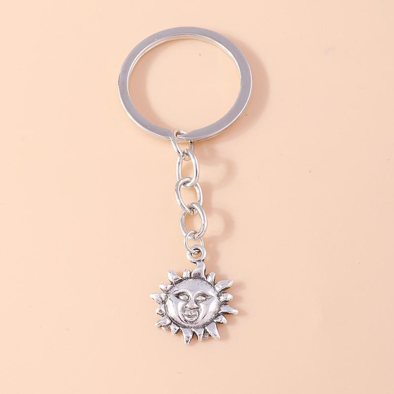 Retro Alloy Sun Moon Keychain Metal Star Keyring Pendants for Car key Holder Handbag Decor Jewelry Gifts Accessories