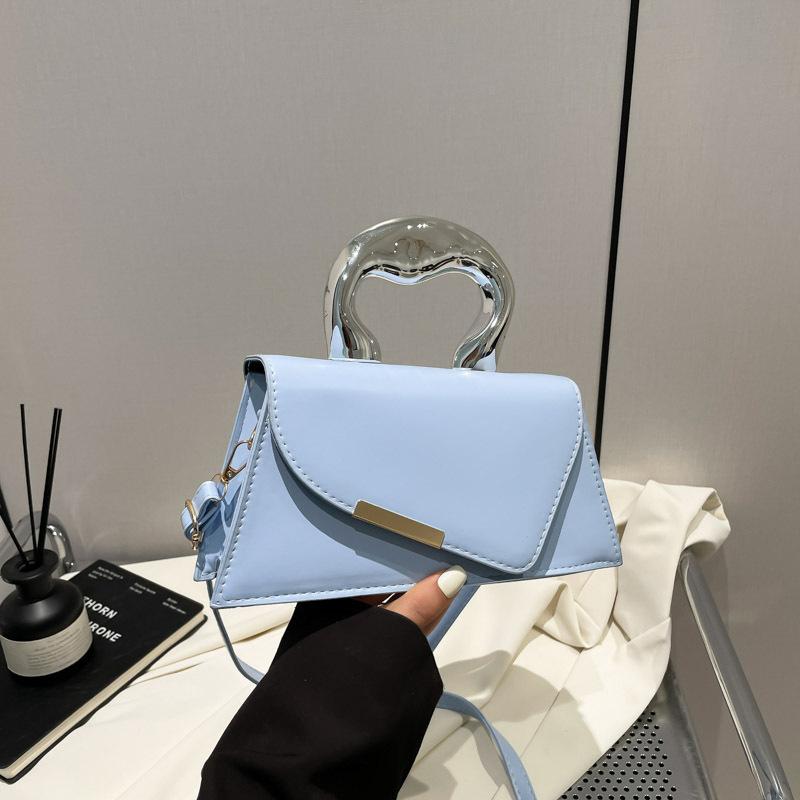 

2025 French light luxury large capacity summer new simple design casual metal portable shoulder messenger bag bag women синий