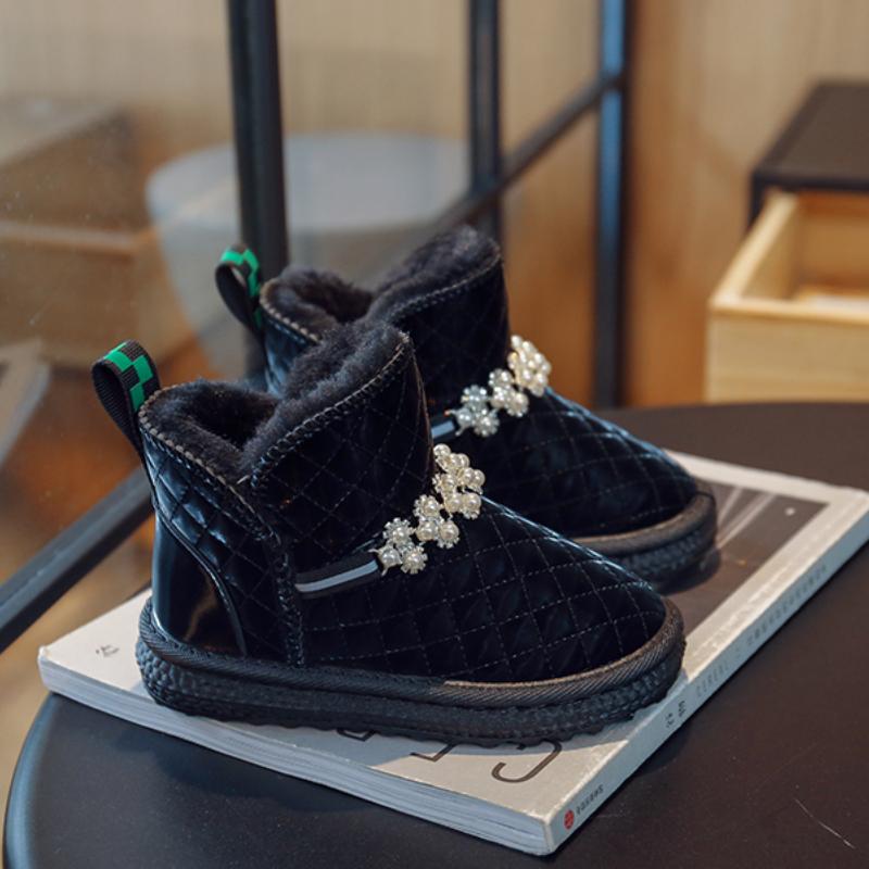 Sladké princeznovské růžové perleťové 2024 nové zimní dětské sněhule kulatá špička dívčí jednobarevné ležérní protiskluzové dětské módní kotníkové boty