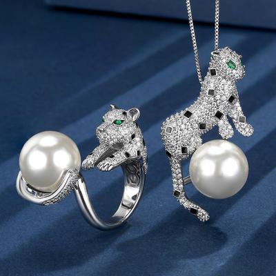 Šperky Měděné Dno Pozlacené Simulace Bílá Perla Lehký Luxus Leopardí Sada Dámská 16 mm