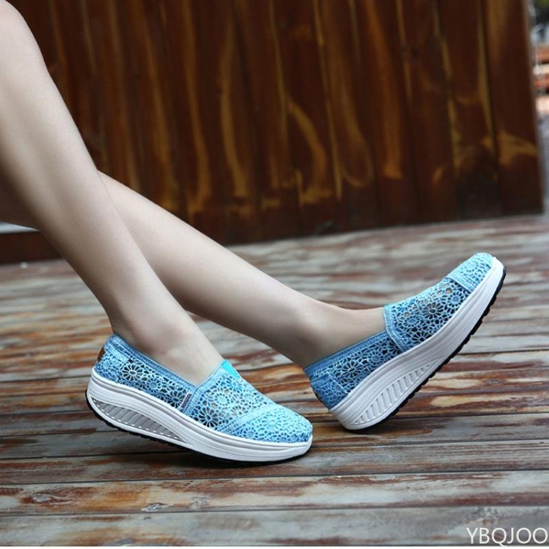 

Модная женская сетчатая обувь осень новая повседневная парусиновая обувь на толстой подошве на шнуровке сетчатая дышащая увеличивающая рост белая обувь одинарная обувь 40 светло-синий