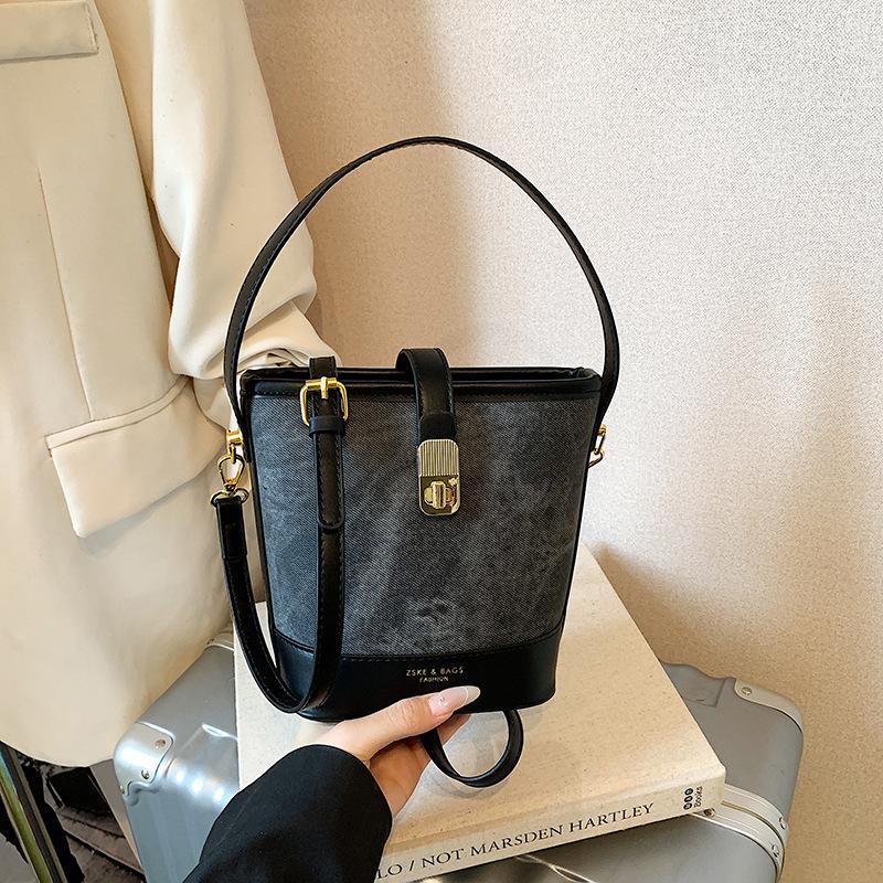 Retro casual texture contrasting color bucket bag 2025 autumn and winter new fashionable versatile simple portable shoulder messenger bag