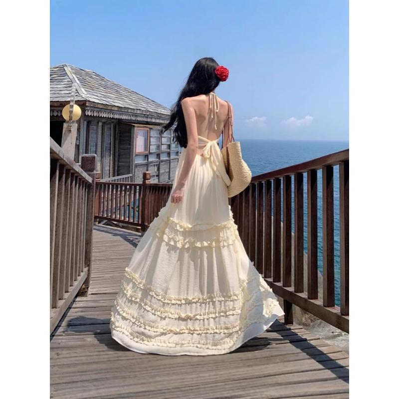 Seaside Beach Temperament Dress Suspender Vacation Dress Beige Sexy Halter Fairy Summer Mopping Feeling
