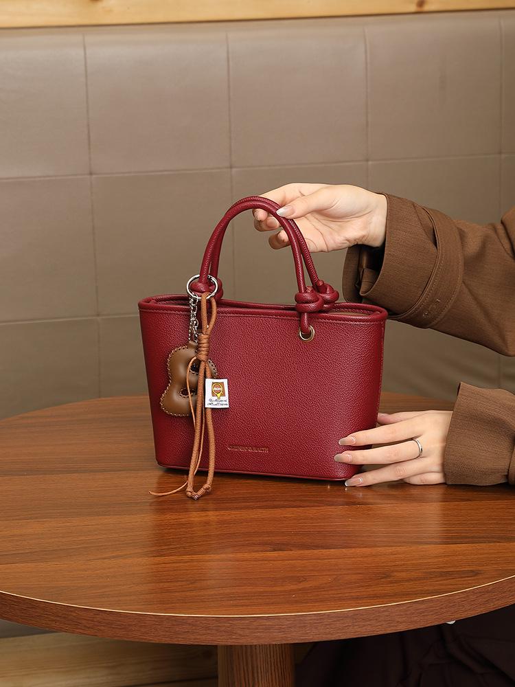 

Litchi Texture Minimalist Korean Style Tote: Trendy Versatile Crossbody Bag for Women Lychee Red