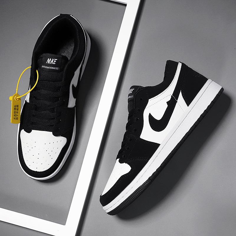 

AJ1 Men s & Women s Panda Black/White Low-Top Sneakers with Reverse Hook Design 43
