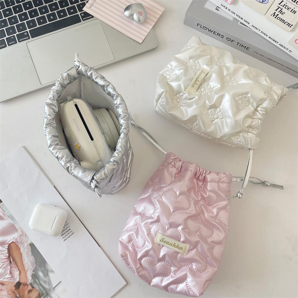 Glossy Cute Portable Camera Case Soft Anti Fall Makeup Bag for Girls Travel Makeup Bags Toiletry Bag Cosmetic Organizer 2026