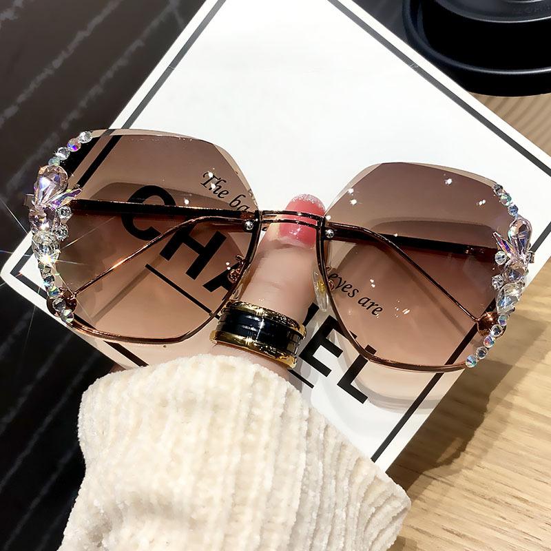 

New Decorative Diamonds Sunglasses Women s Metal Mirror Leg Large Frame Sun Glasses Fashion Women Eyewear UV400 Oculos De Sol