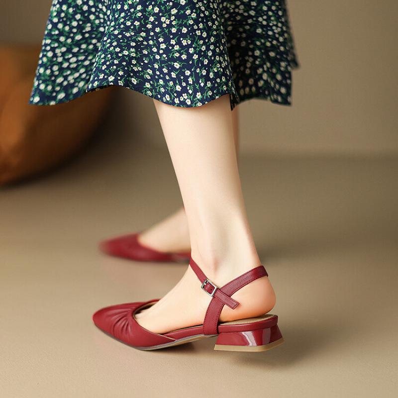 

New flat-soled sandals Korean version comfortable beef tendon bag head sandals low heel summer back empty sandals solid color leather large size 40 бордовий