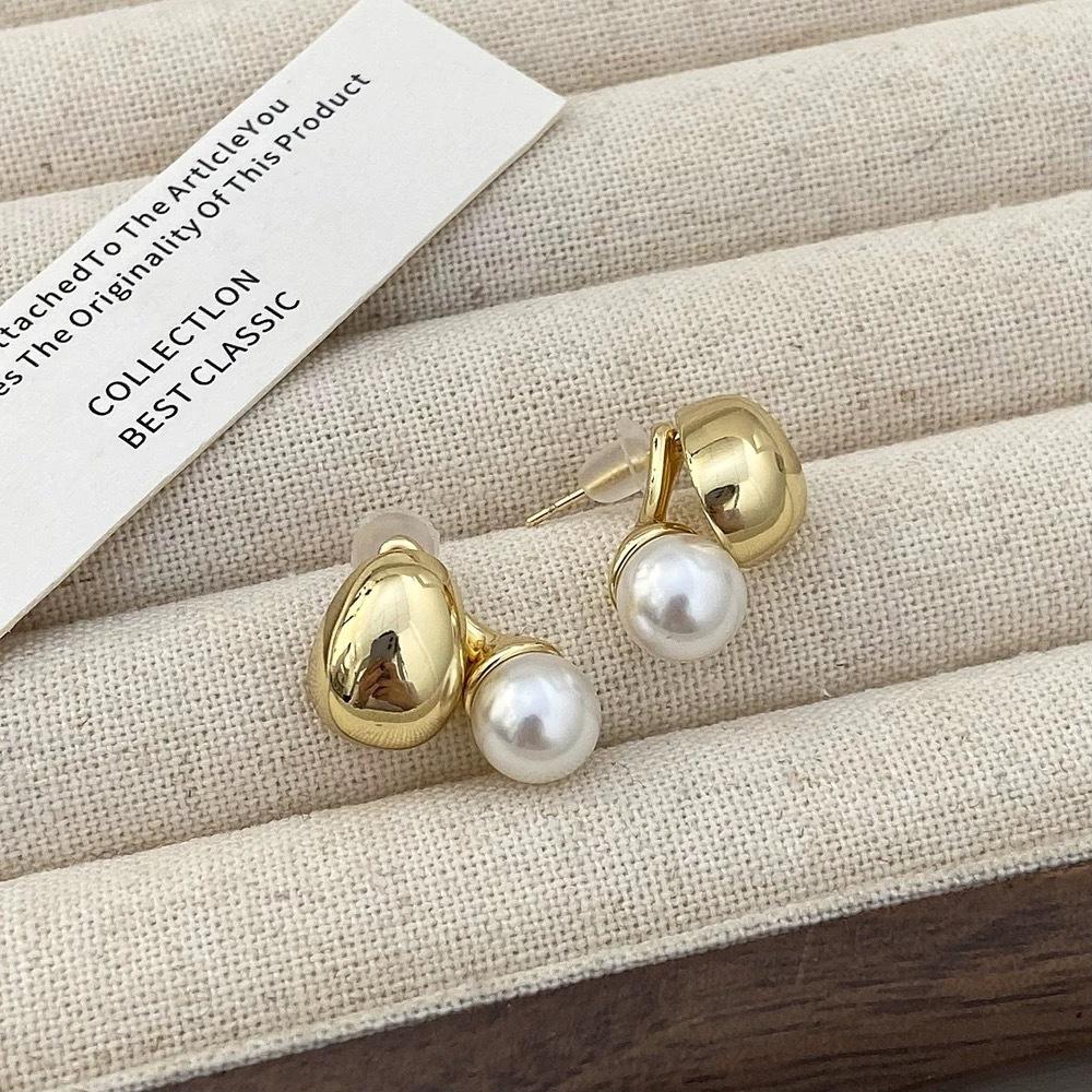 Pearl Earrings Women's High-end Earrings Ear Jewelry High-end Stud Earrings Niche Design Light Luxury