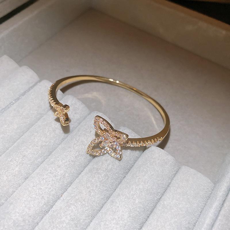 European and American diamond-encrusted flower hollow bracelet light luxury bracelet exquisite jewelry