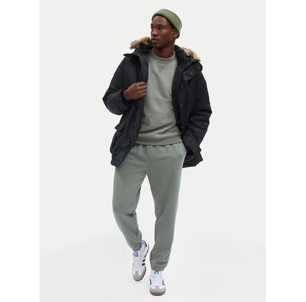 Зимняя куртка Gap 726377-01, черная, стандартный крой