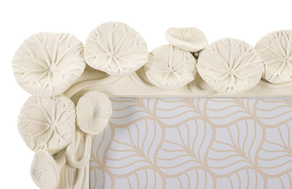 Lotus Photo Frame Cm 25,8X2X31 (Inside Photo Size Cm 20X25)