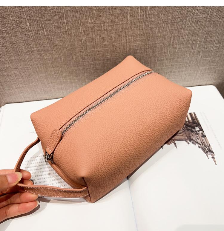 Fashion Women's Leather Makeup Bag Portable Cosmetic Pouch with Zipper Closure