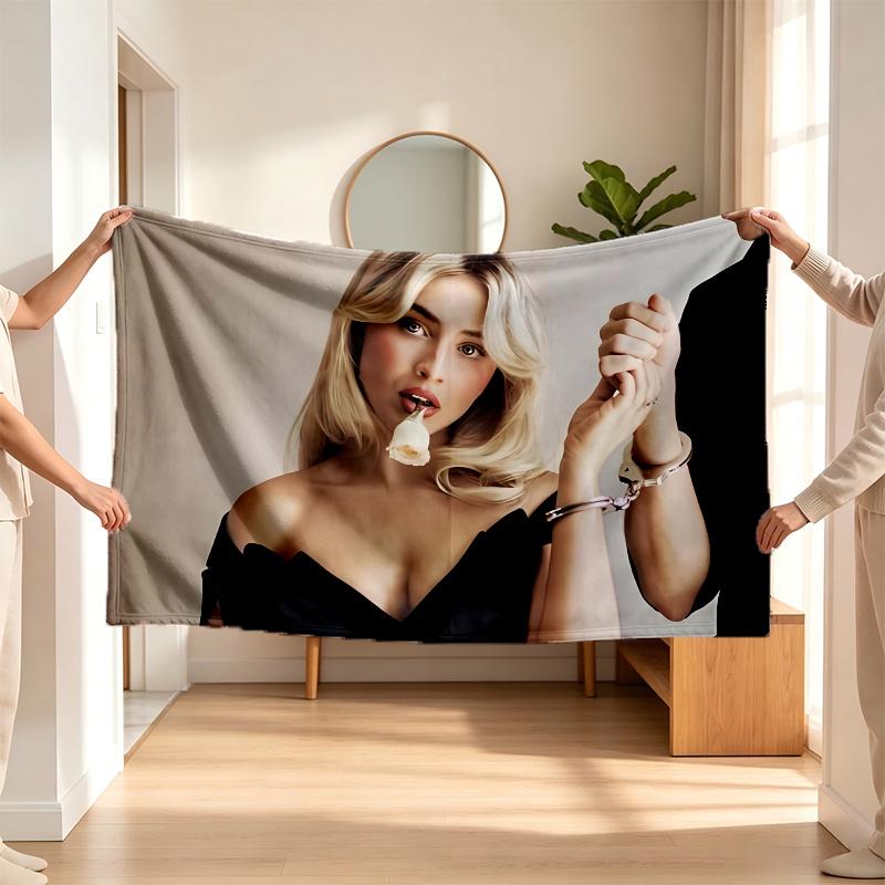Sabrina Carpenter (14) Flanelinis pledas – švelnus akcentas miegamajam ir svetainei bei jaukia namų dovana