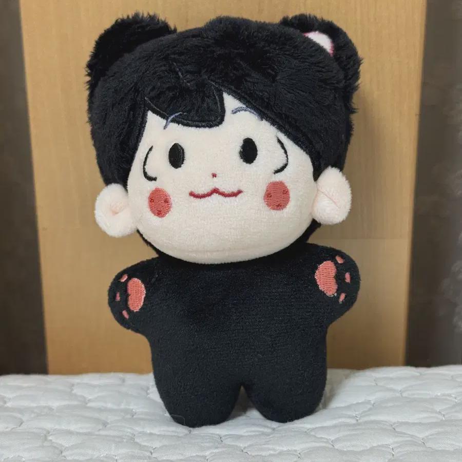 Straykids Felix Squatting Doll