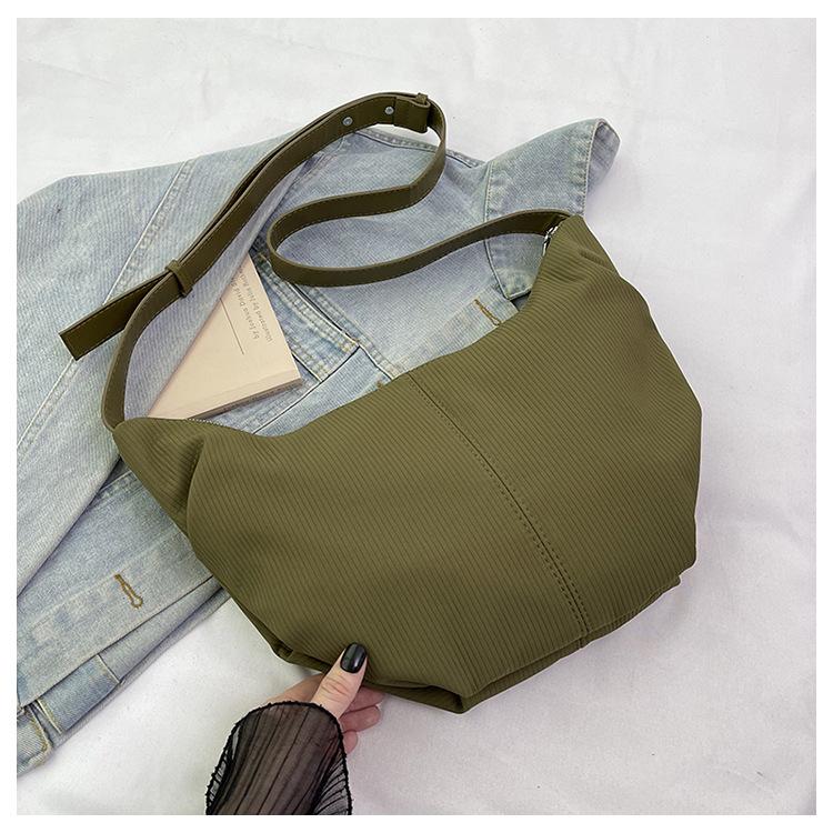 

Nylon cloth fashion Korean version solid color casual bag dumpling bag 2025 new ins shoulder messenger bag simple women s bag зелёный