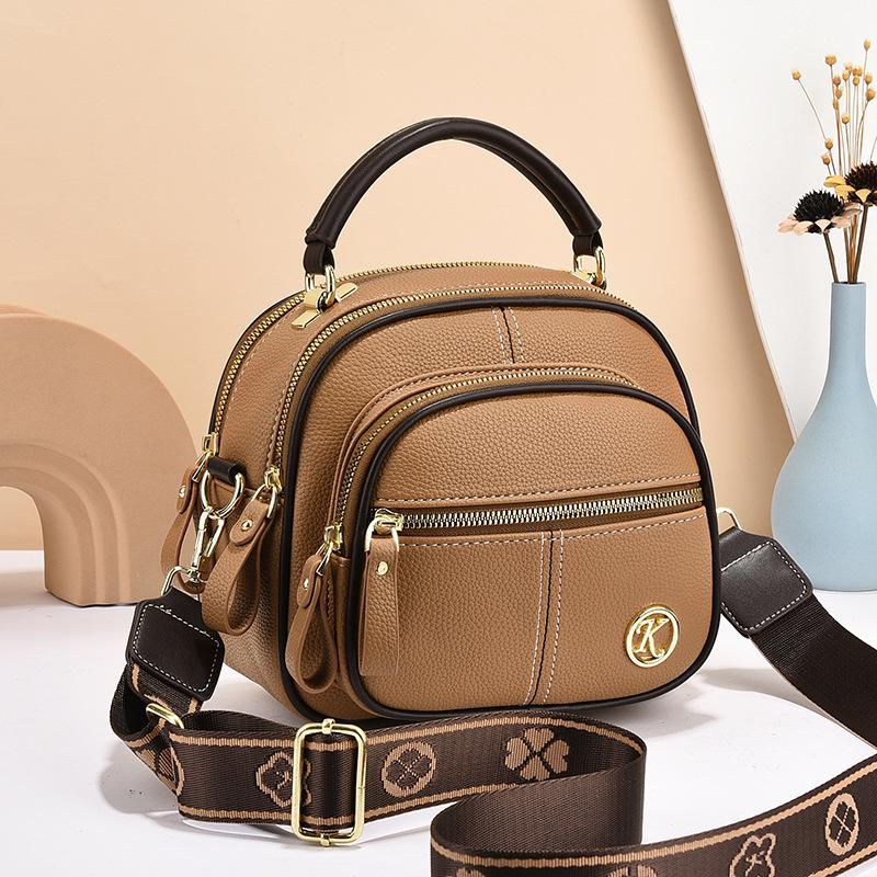 Bag Women's New Versatile Messenger Bag Women's Shoulder Bag Portable Small Square Bag