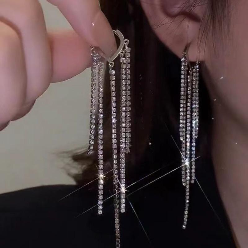 Tide Metal Fringed Earrings, High-end Temperament, Long Stud Earrings, Women's Exaggerated Earrings.