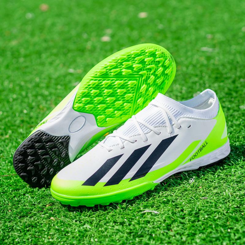 2025 bezszwowe buty piłkarskie z dzianiny muchowej męskie i damskie niskoprofilowe tf korki trawa AG długie korki treningowe buty sportowe studenckie